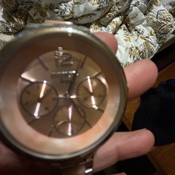 Invicta watch in silver and pink - Picture 3 of 4
